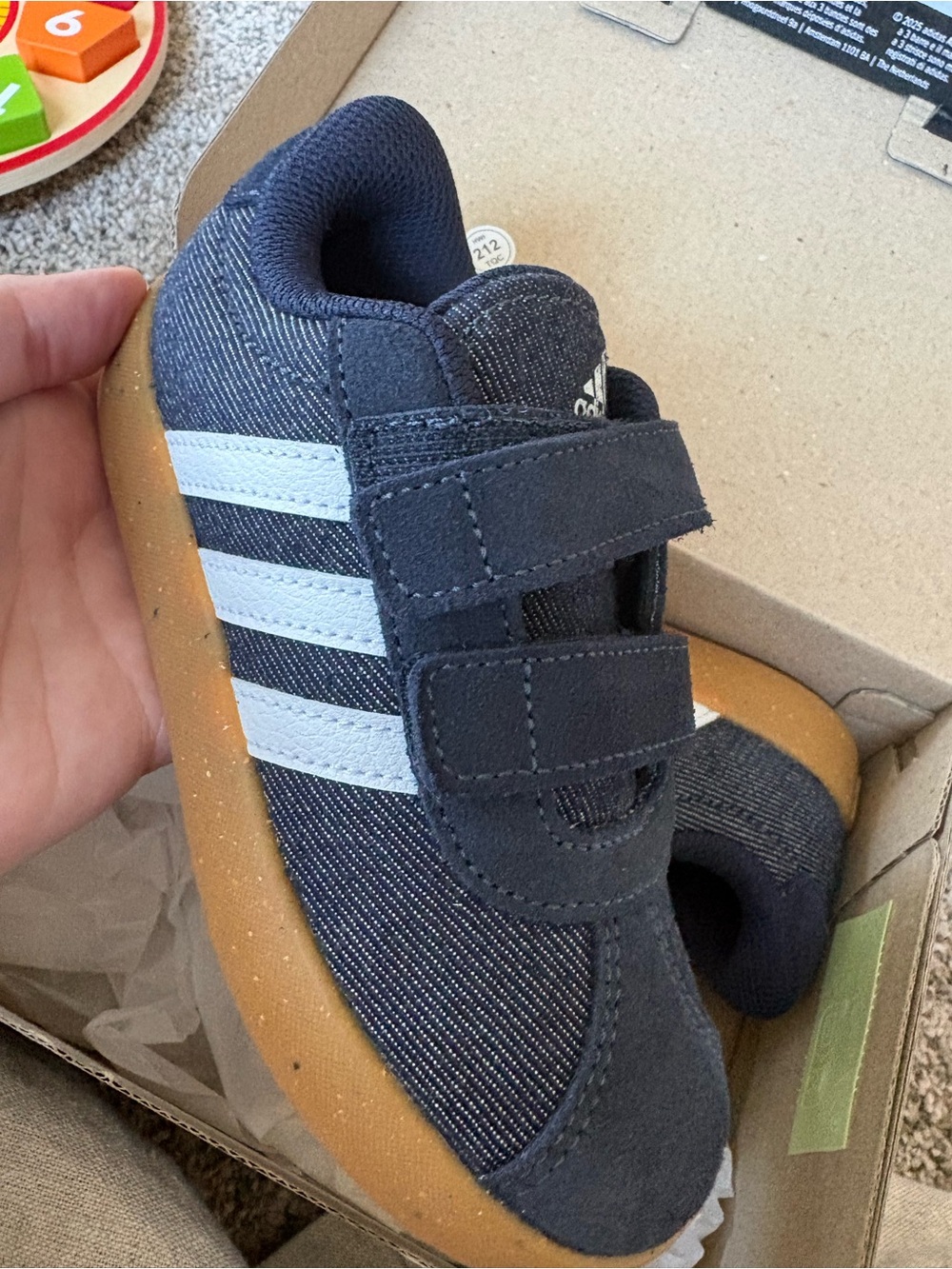 Brand New Adidas Kids Velcro Sneakers 9.5 VL Court 3.0 Ink/White/Gum - sold out